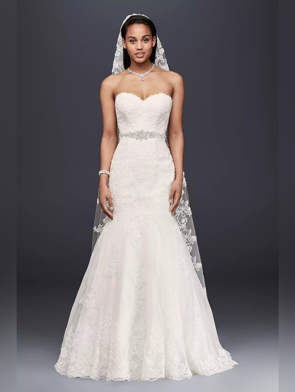David's Bridal Sweetheart Trumpet Wedding Dress (Style V3680).